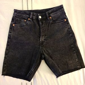 ✨️Any 3 for $15✨️ H&M Woman's Black High-Waisted Denim Bermuda Shorts
